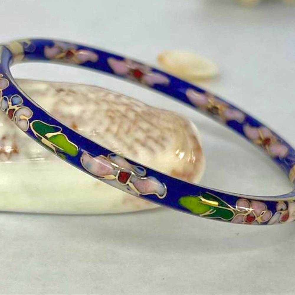 Deep Royal Blue Cloisonné Clasp Bracelet